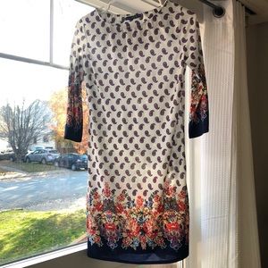 Atmosphere dress, sleeves three quarter length.